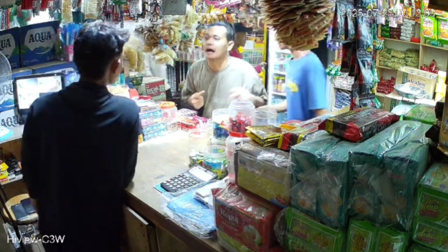 Pemuda ngaku anak Kasat Narkoba Polrestabes Medan memalak pedagang di Deli Serdang. [Istimewa]